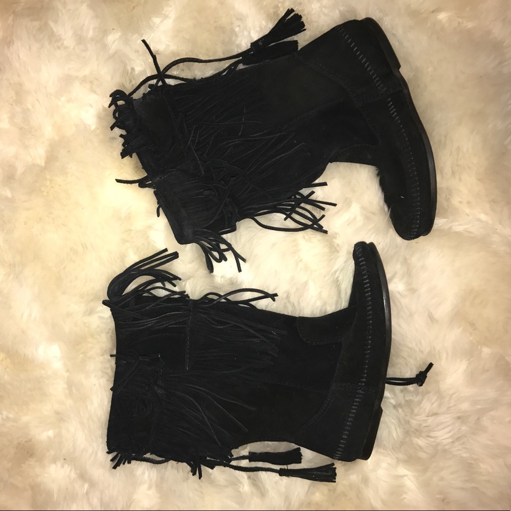 Fringe boots