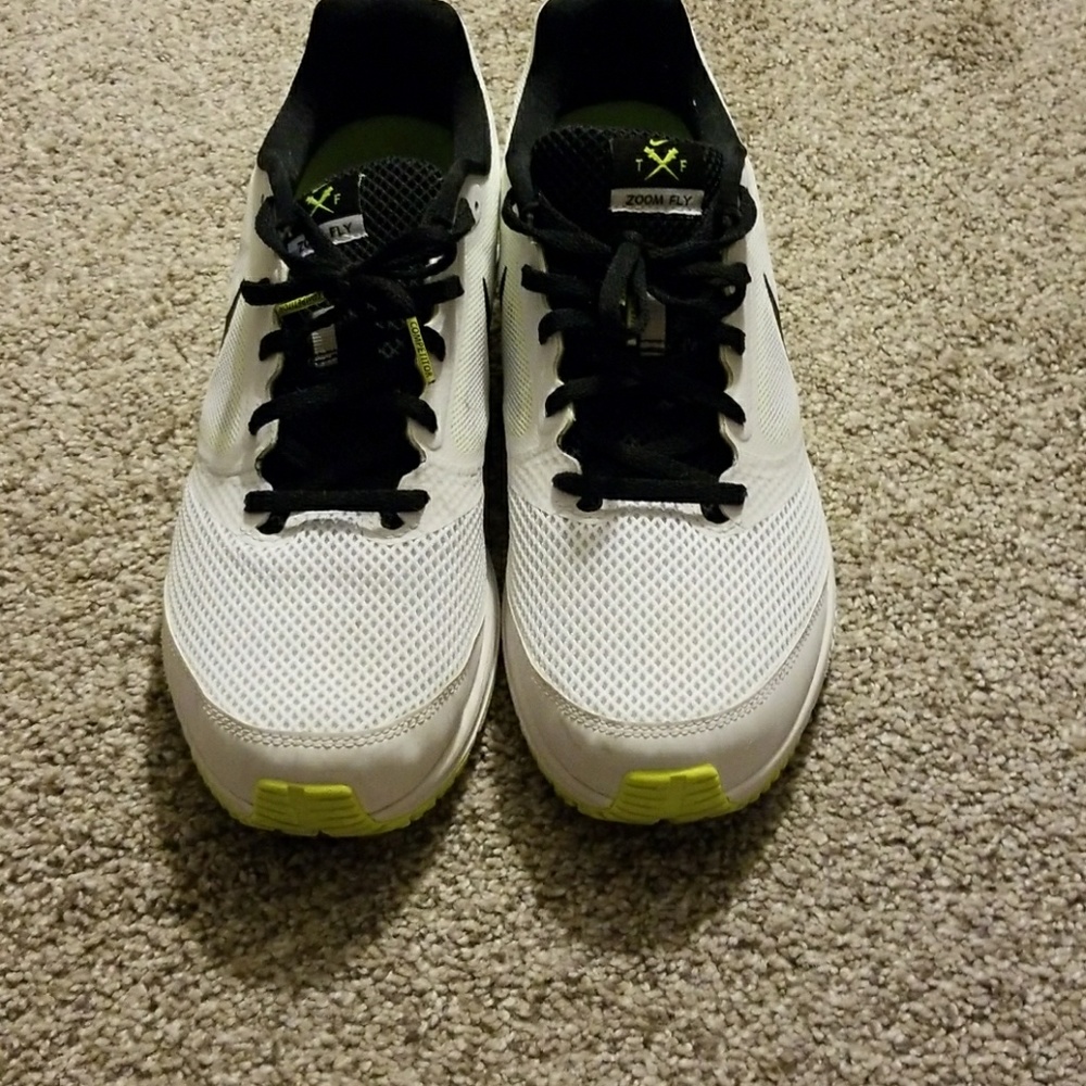 Nike zoom fly running shoes