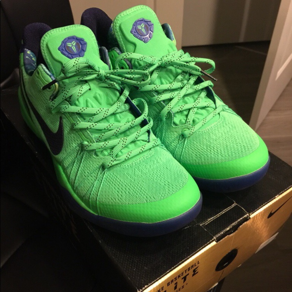 Kobe superhero 8s