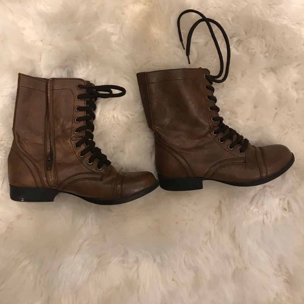 Combat boots