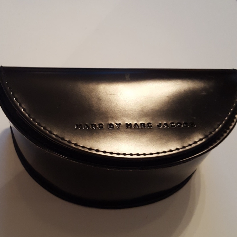 Mark Jacobs eye glass caes
