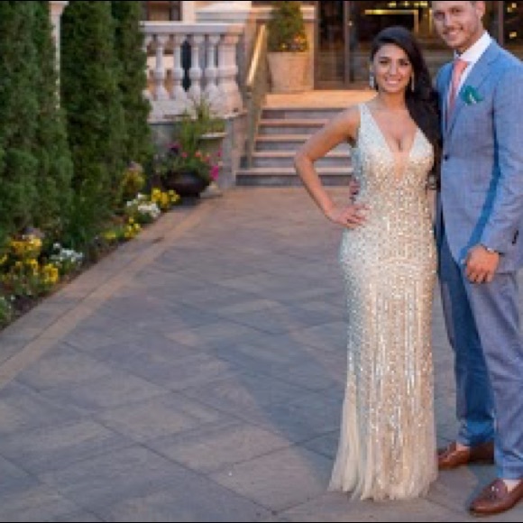 Beaded and sequin gown - Picture 3 of 5