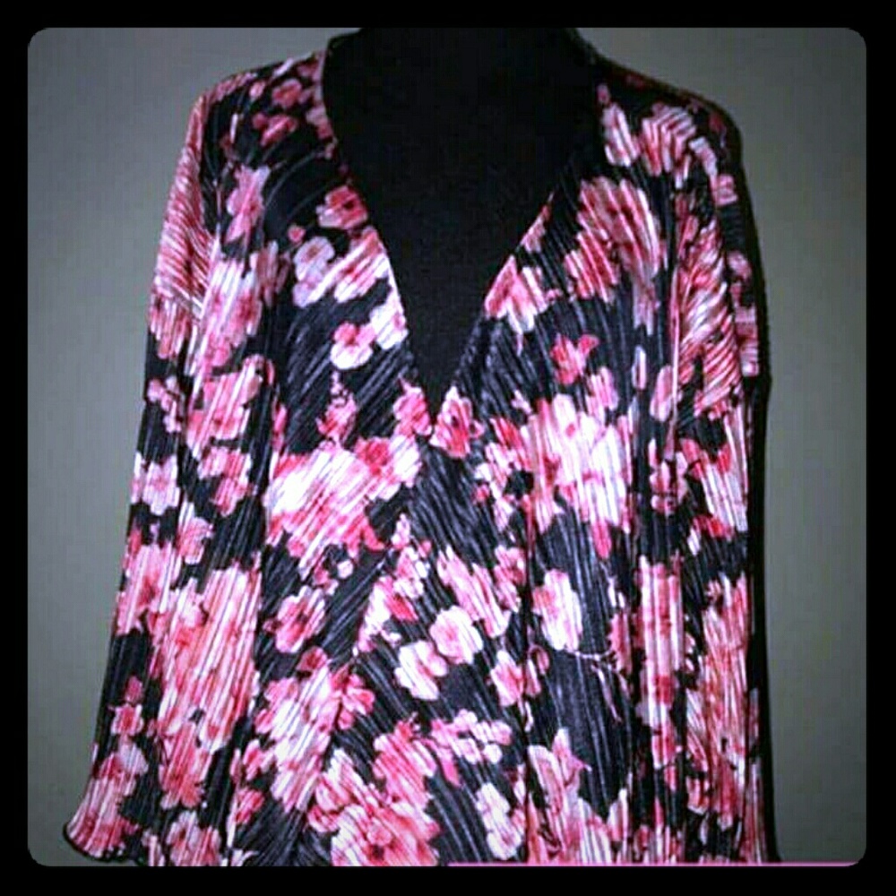 LULAROE Shirley HTF beautiful floral, long kimono!