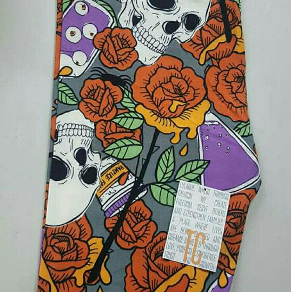 HTF Lularoe Skull floral leggings in TC!!