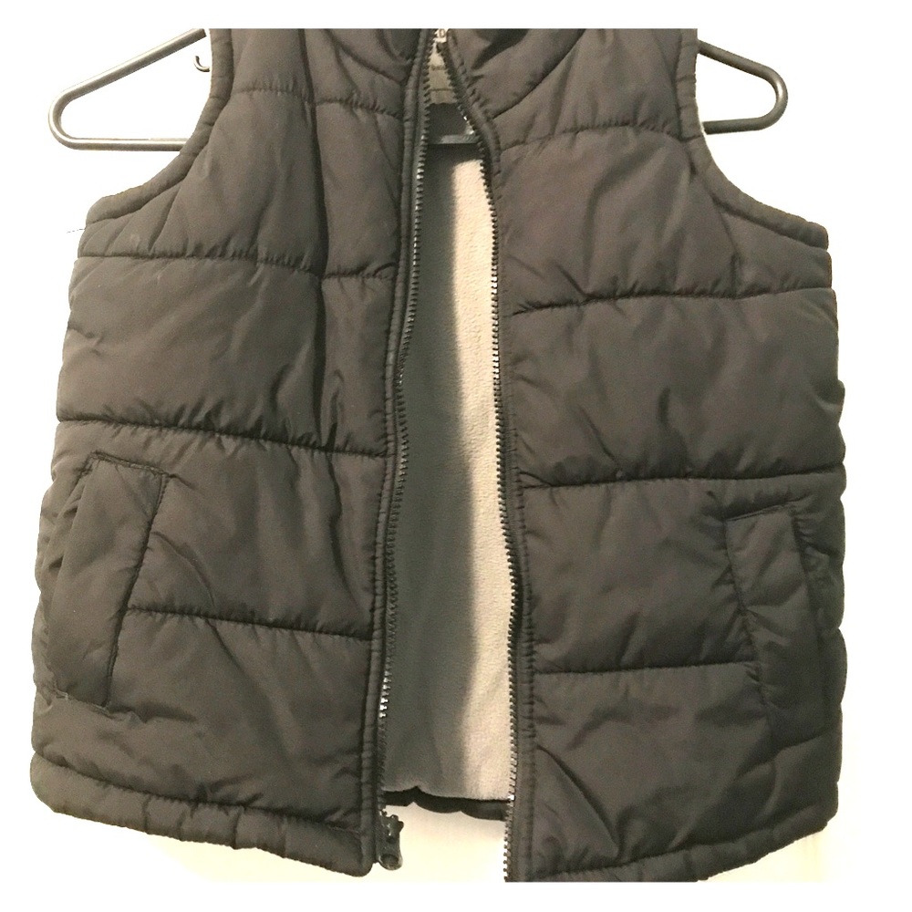 Old Navy Boy's Puffer Vest -XS 5