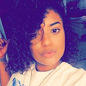 Meet your Posher, Jocelyn