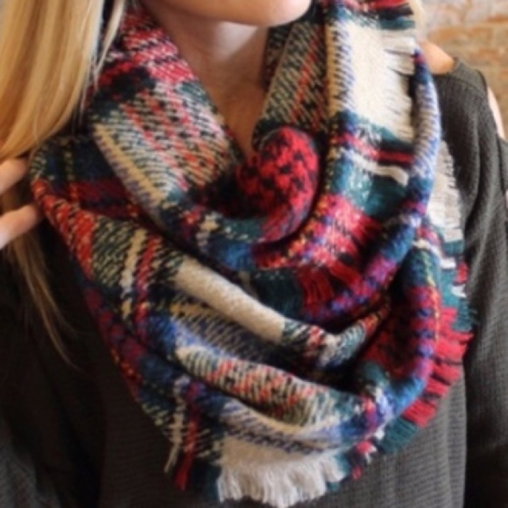 •Holiday Tartan Plaid Infinity Scar - Picture 3 of 8