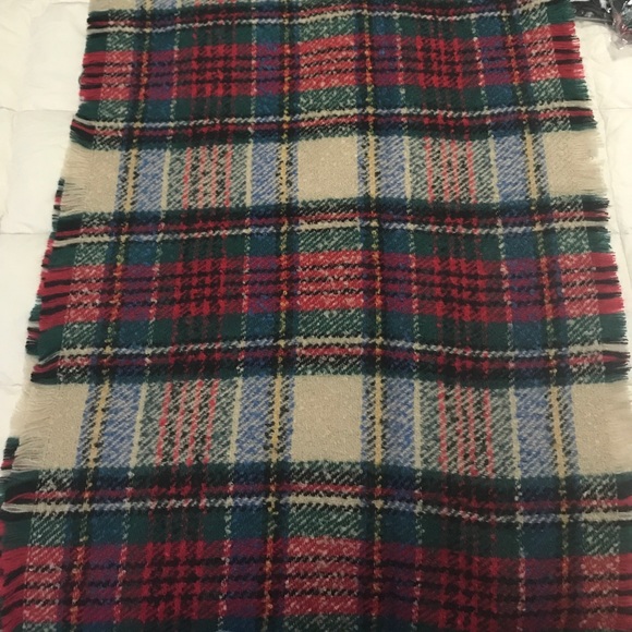 •Holiday Tartan Plaid Infinity Scar - Picture 7 of 8