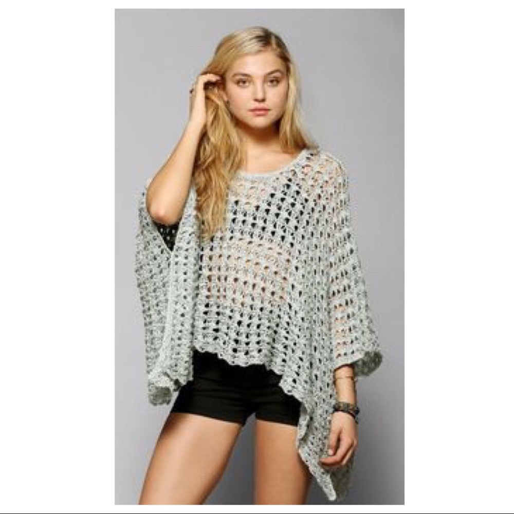 Urban Outfitters Open Knit Poncho - Picture 4 of 6