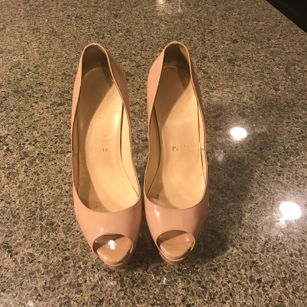 Christian Louboutin lady peep in nude