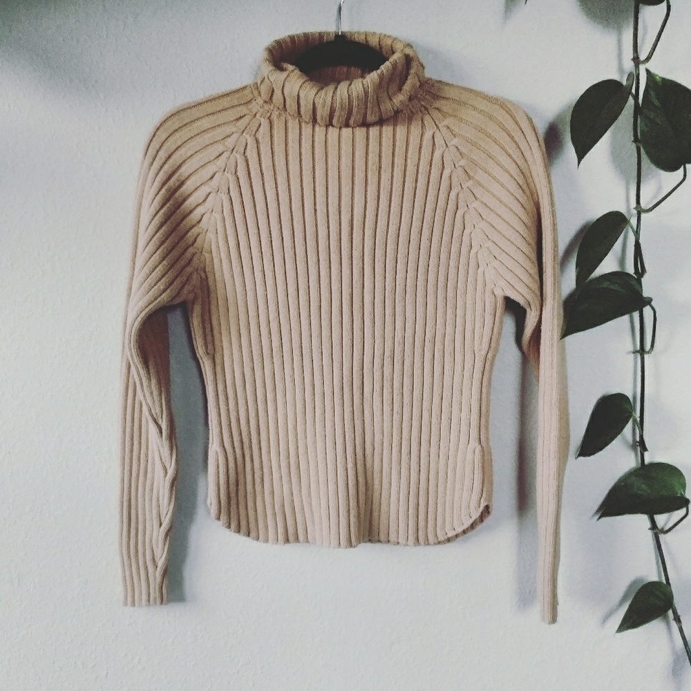 ❄ WINTER SALE ❄ Beige Gap Turtleneck