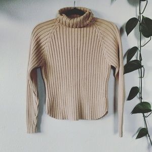 ❄ WINTER SALE ❄ Beige Gap Turtleneck