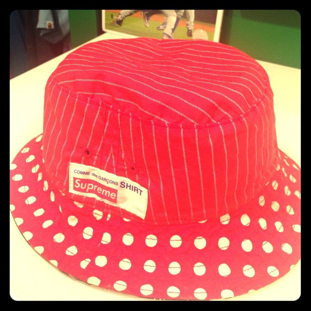Supreme CDG reversible bucket hat