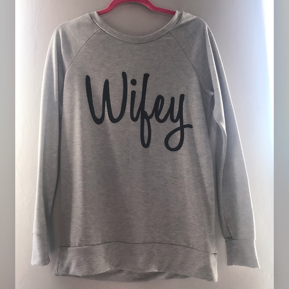 “Wifey” crewneck