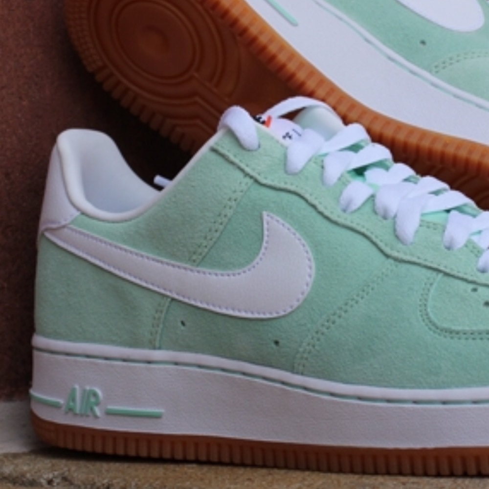 Meet your Posher, Eli