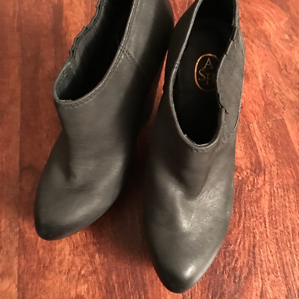 EUC Ash Fuji Leather Bootie