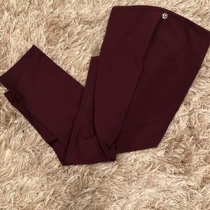 Lululemon maroon capri