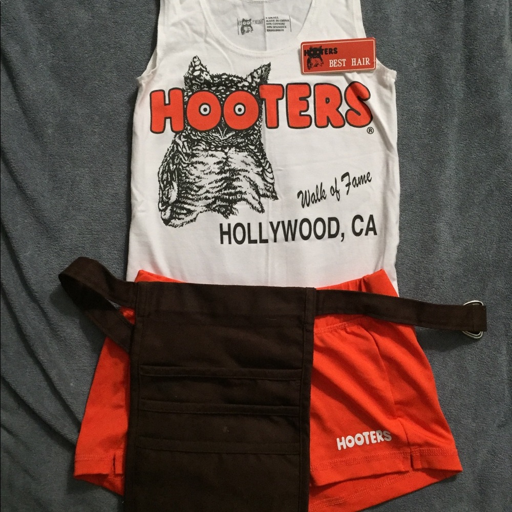 Hooters uniform