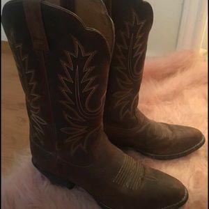Ariat cowgirl boots