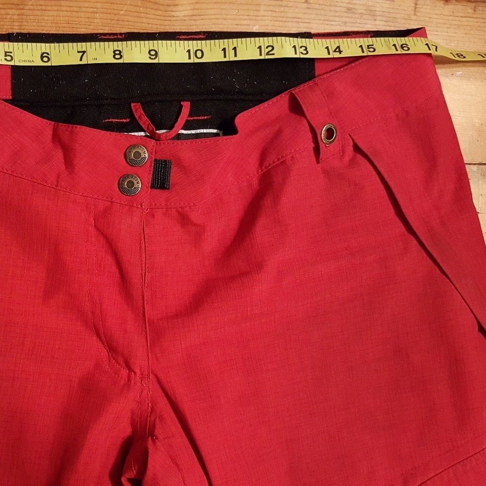 Women's medium snowboarding pants