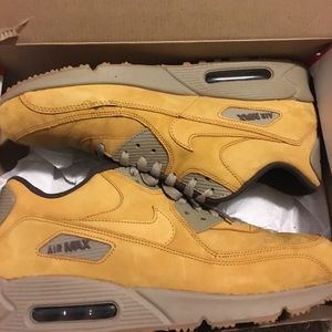 Men's Brown/Tan AirMax shoe size 11.5