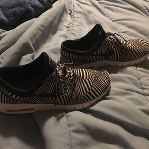 Stefan Janoskis (custom)