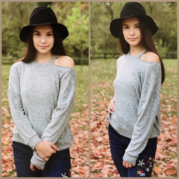 FLASH SALE! Emily Cut Out Knit Sweater - Picture 2 of 5