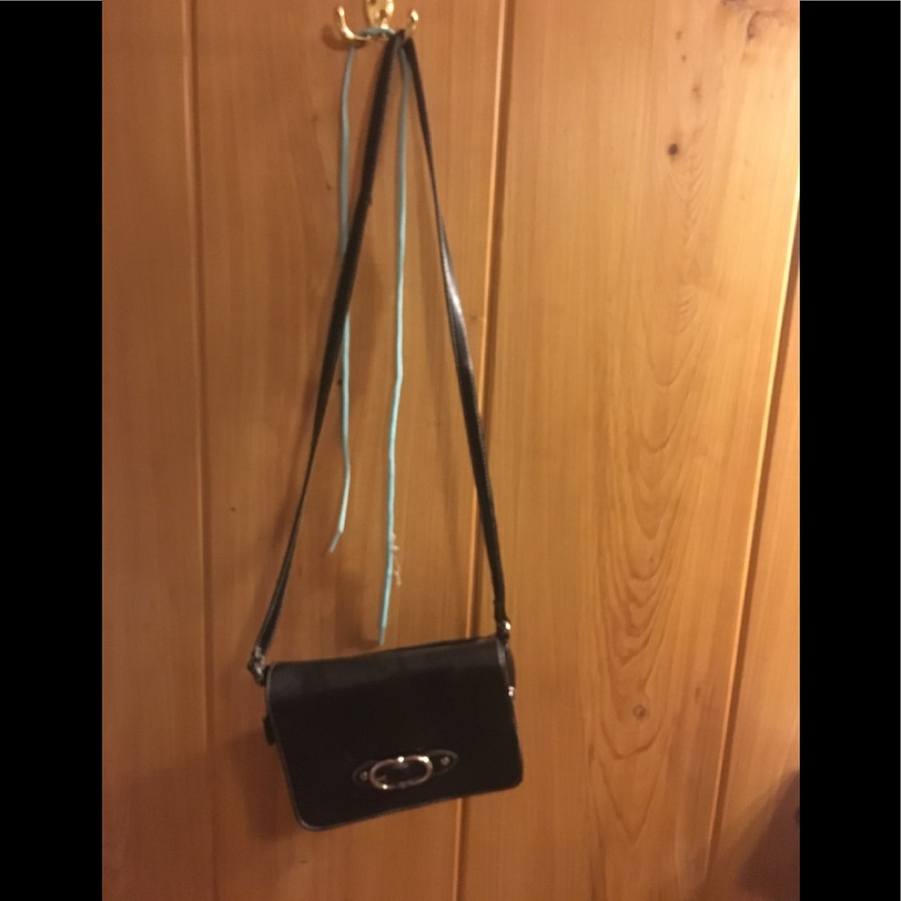 Crossover black purse