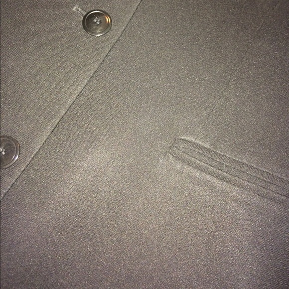 Three button classic black blazer - Picture 3 of 3