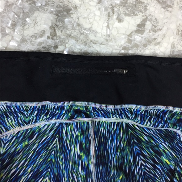 Nike women's running leggings. Size M. - Picture 6 of 8