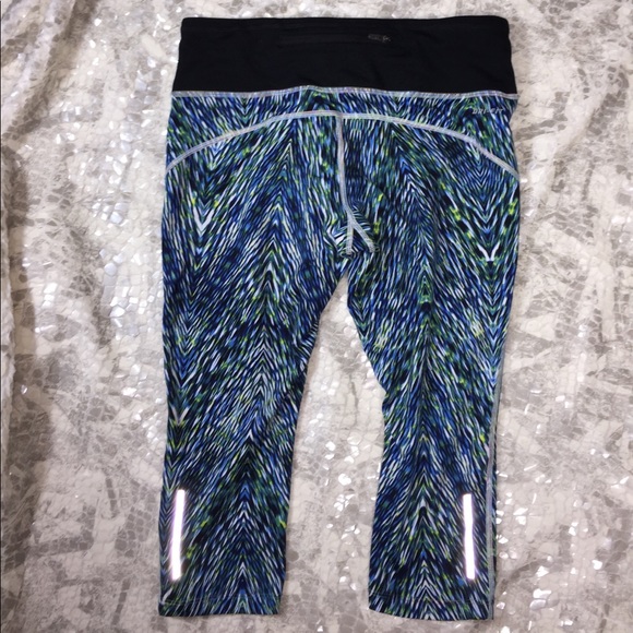 Nike women's running leggings. Size M. - Picture 2 of 8