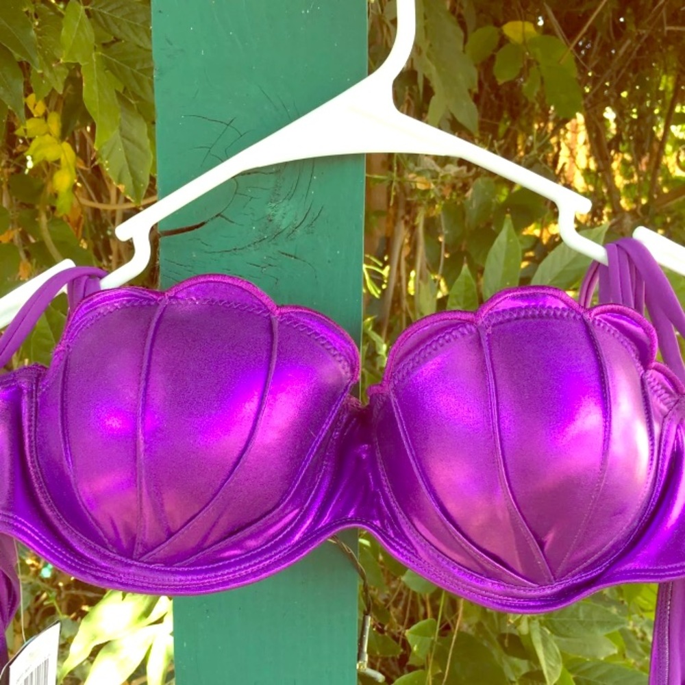 Little mermaid Ariel seashells