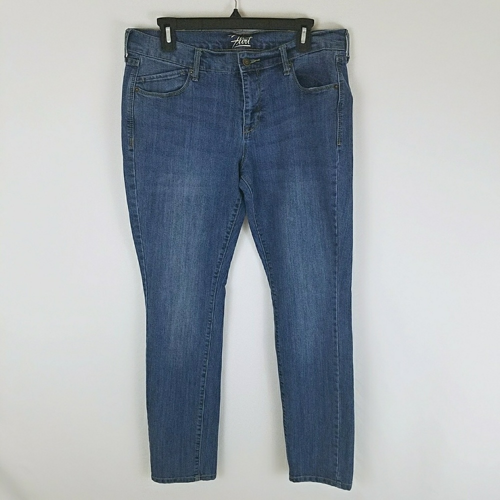 Old Navy The Flirt Skinny Jeans