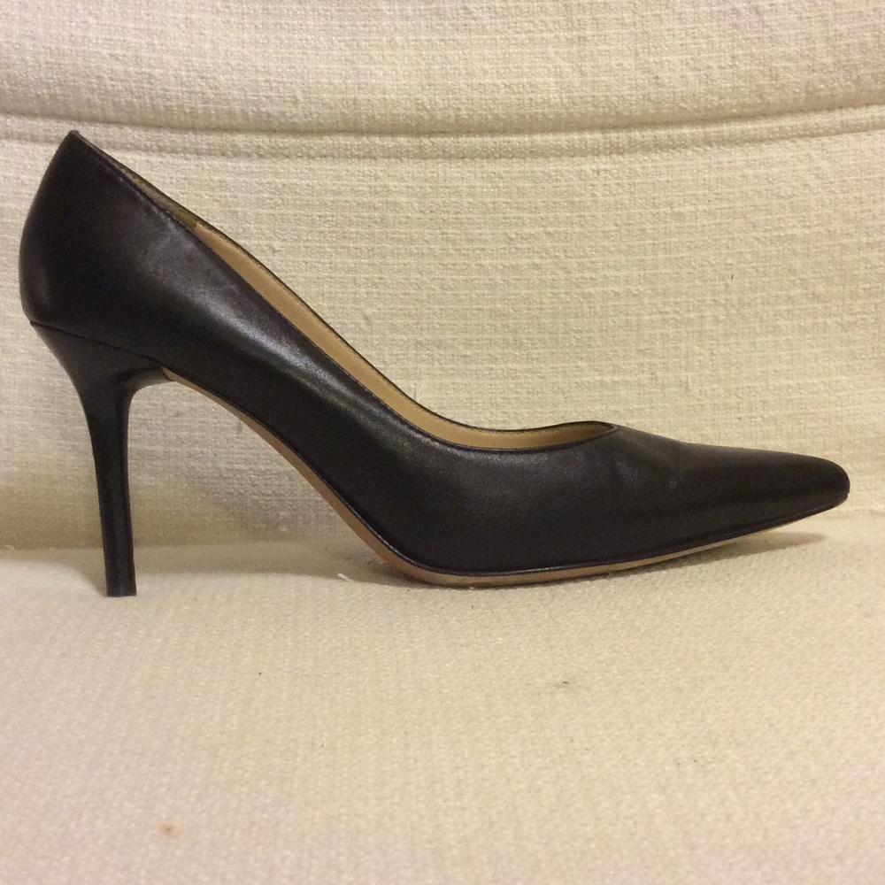 bruno magli pump