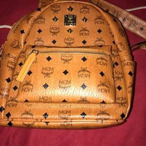 Backpack ( for both male/female)