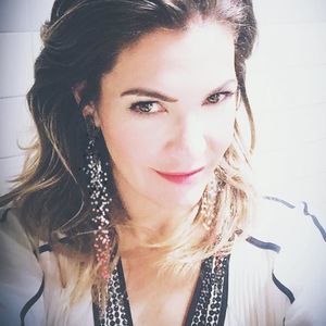 Meet your Posher, Wallis