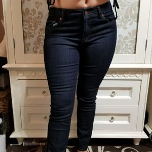 ANN TAYLOR LOFT CURVY PETITE SKINNY JEANS DARKWASH