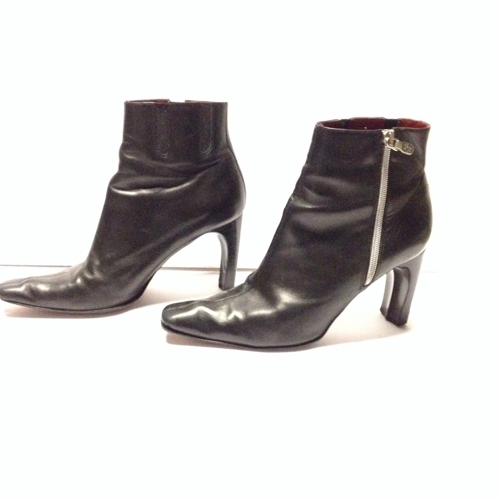 Donald j Pliner leather boots