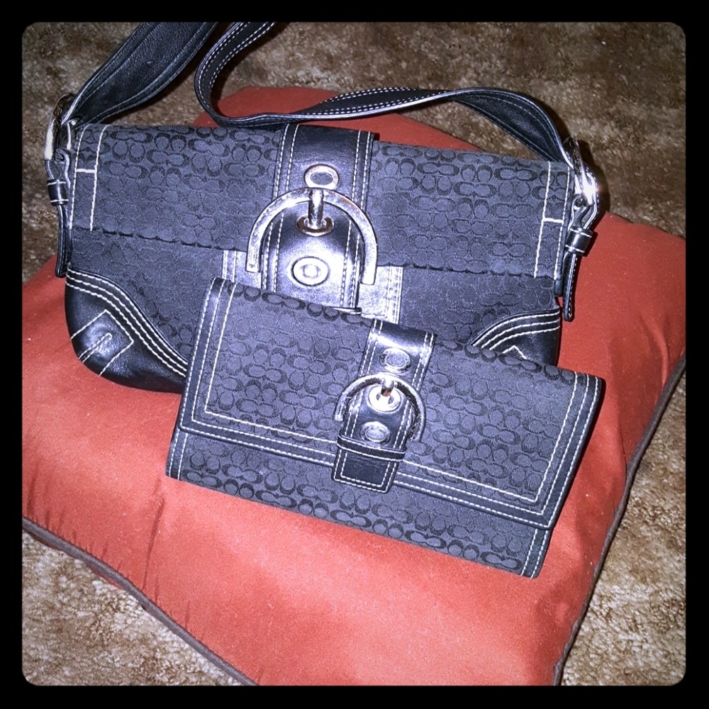 *****COACH*******Purse with matching wallet