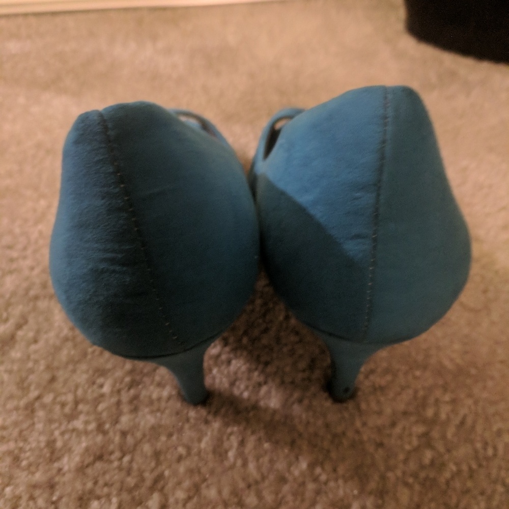 Sky blue peeptoes