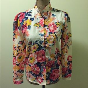 Liva girl button down flower blouse 🌸🌷🌺