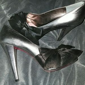 Paris Hilton silver 3.5 in heels