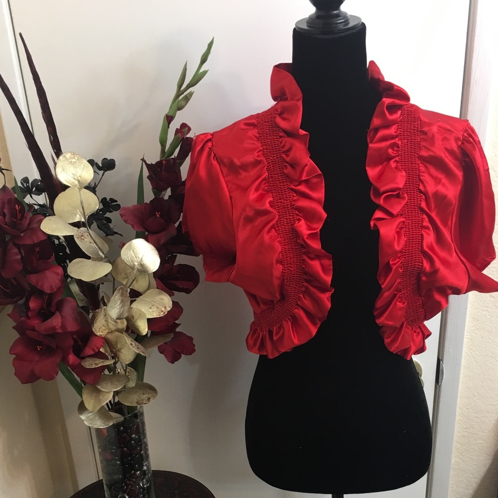 💜Red Ruffle Shrug💜✖️Bundle 2+ % Off✖️