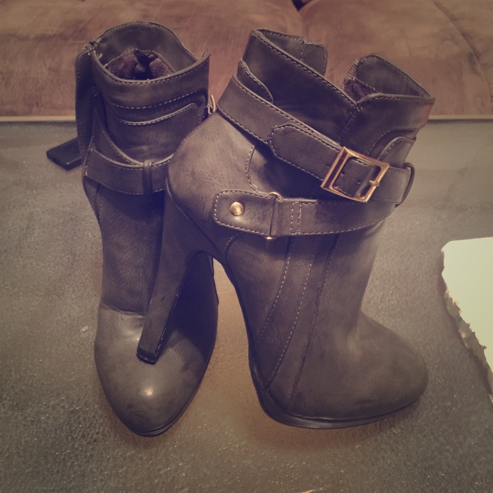 Charlotte rouse heels