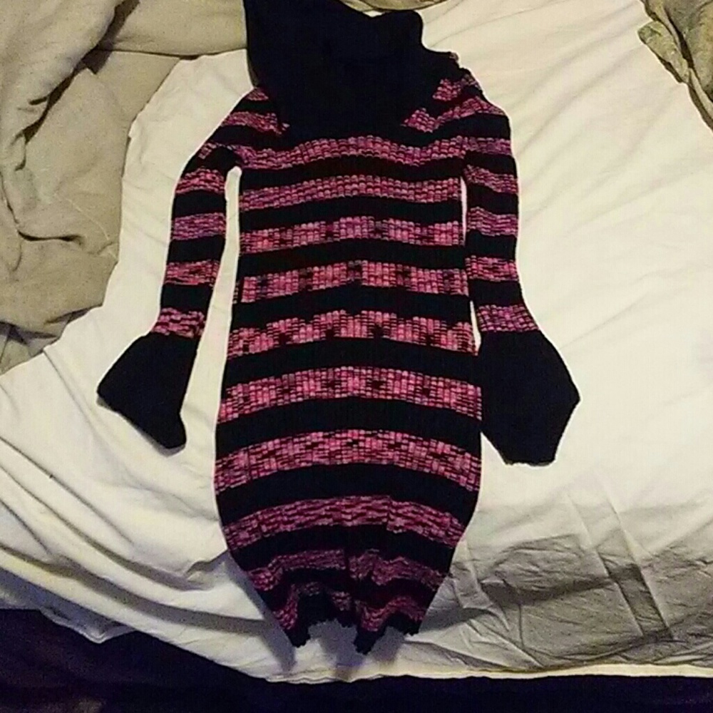 Shorts, long sleeve pink and black blouse for the - Picture 2 of 5