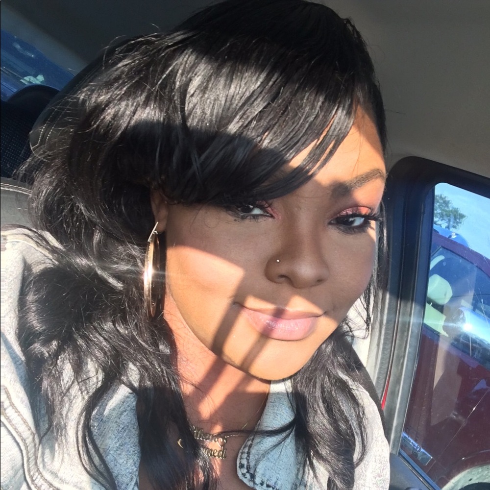 Meet your Posher, Shakira