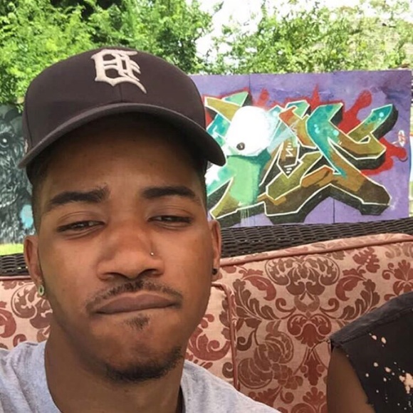 Meet your Posher, Joshua - Picture 1 of 1