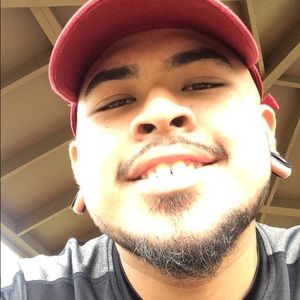 Meet your Posher, Carlos