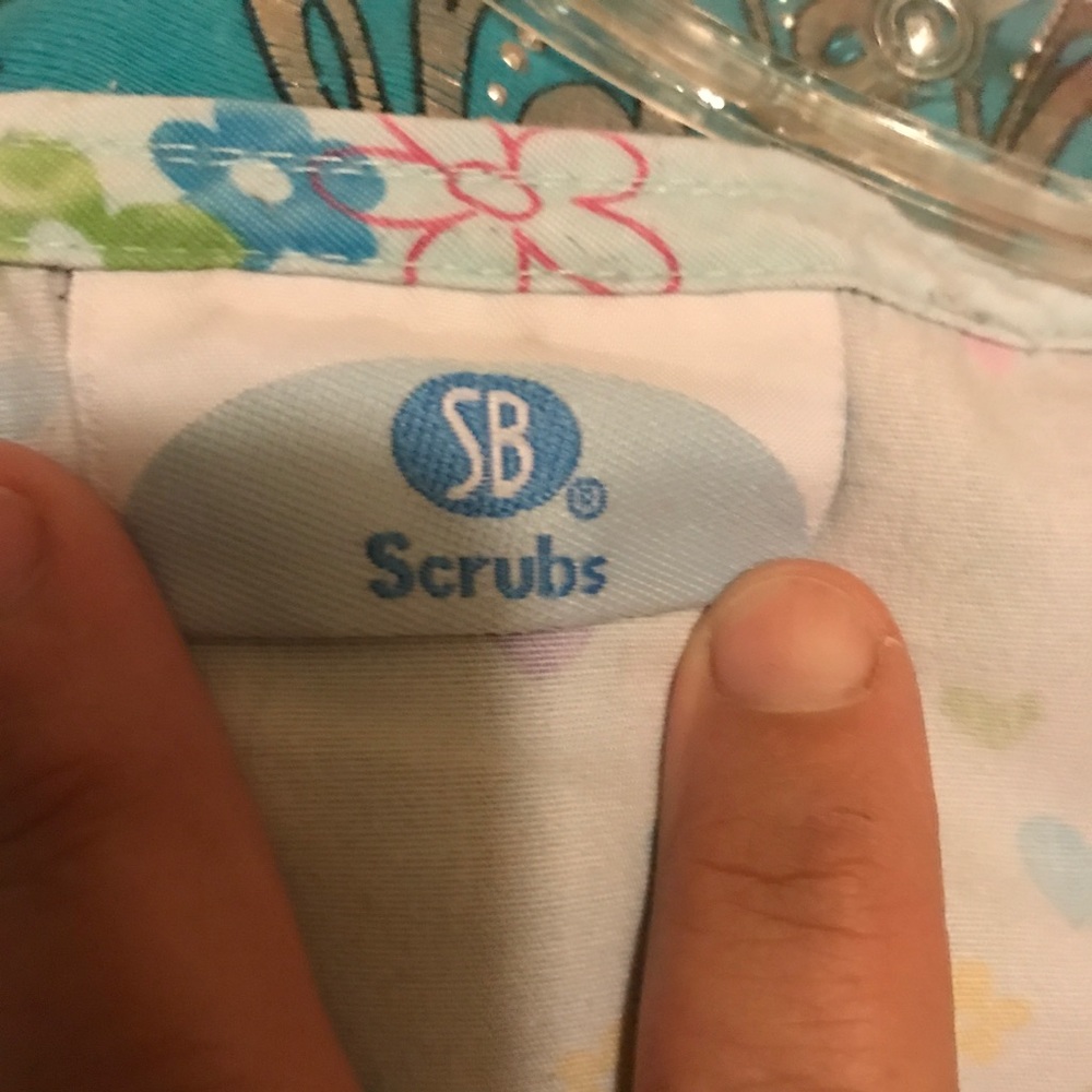 Scrub Top - Picture 2 of 3