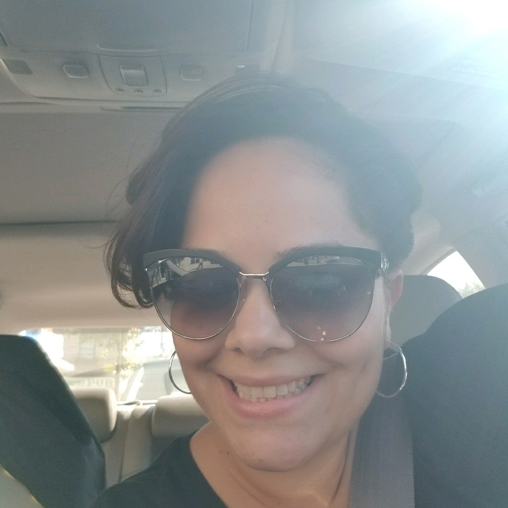 Meet your Posher, Roxan